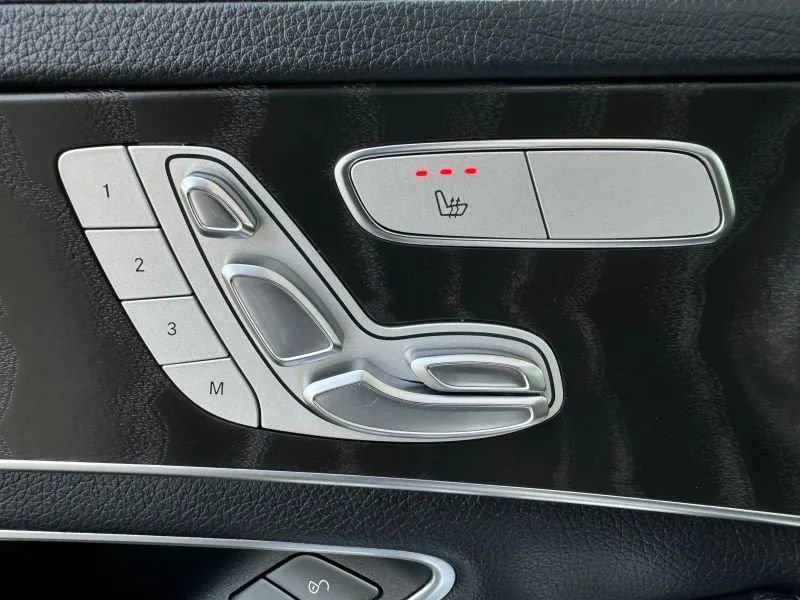 Used 2015 Mercedes-Benz C 300 4MATIC Sedan image 42
