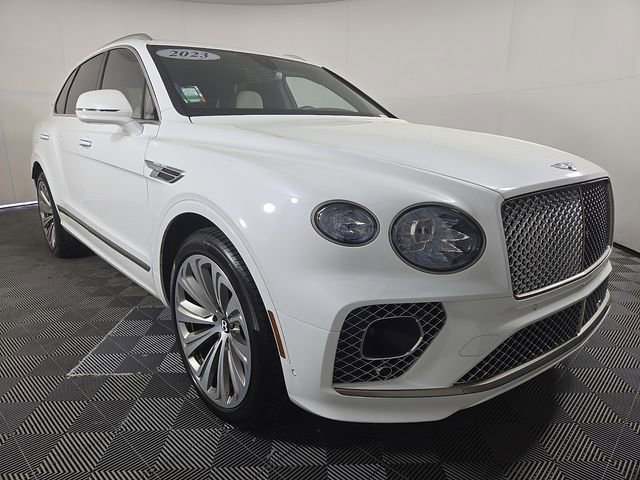 Used 2023 Bentley Bentayga Plug-In Hybrid image 4