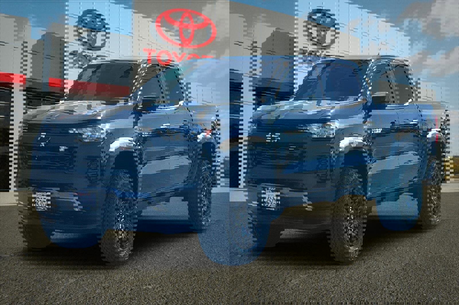 Used 2024 Chevrolet Colorado Trail Boss w/ Advanced Trailering Package image 7