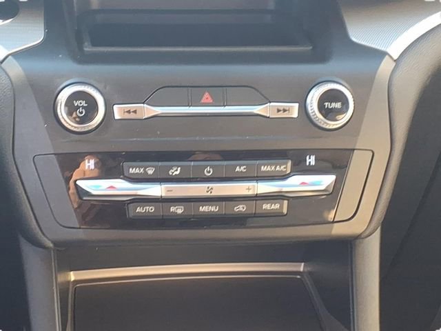 Used 2020 Ford Explorer XLT w/ Equipment Group 202A image 13