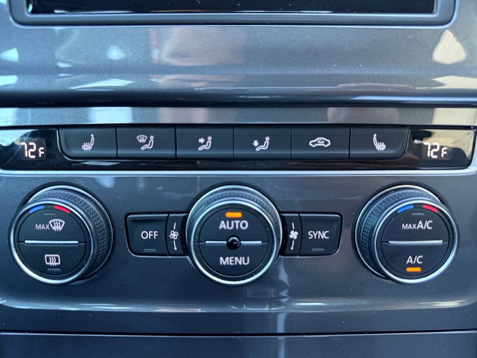 Used 2016 Volkswagen e-Golf SE image 11