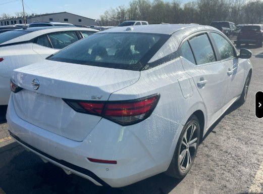 Used 2021 Nissan Sentra SV image 3