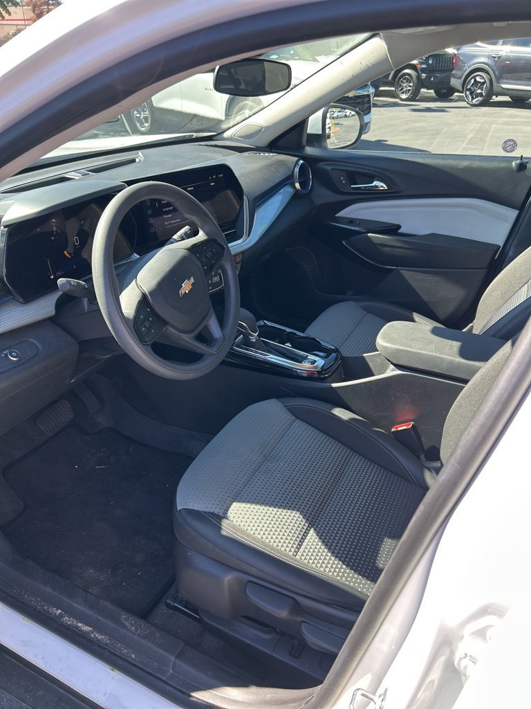 Used 2026 Chevrolet Trax LT FWD image 8