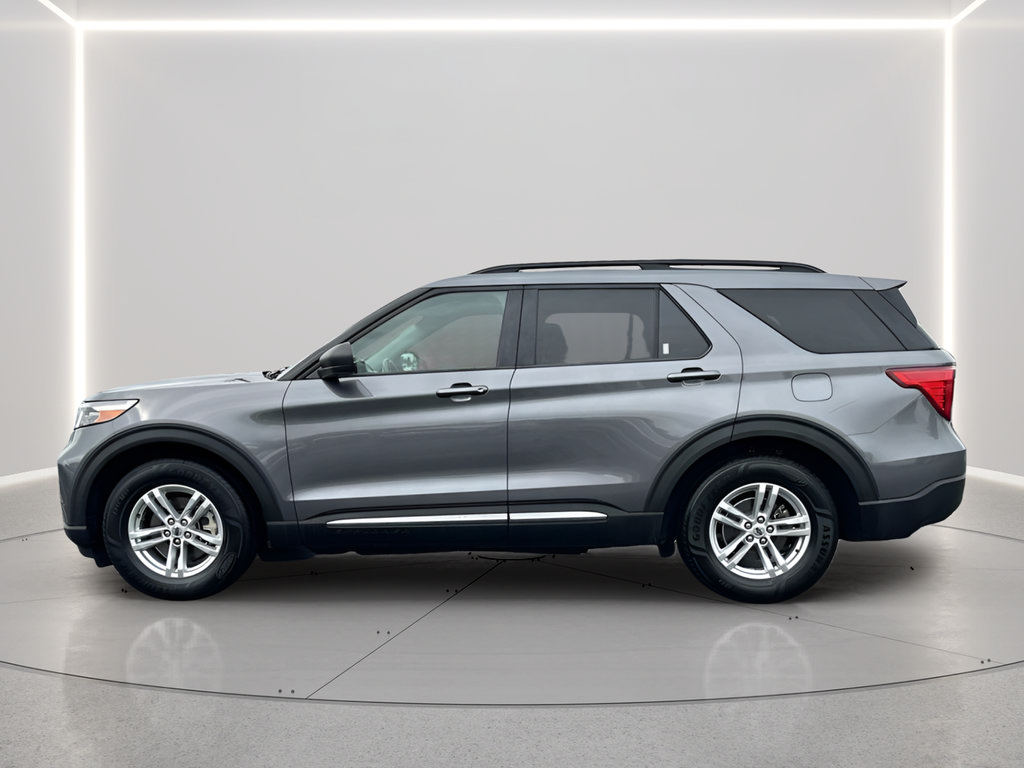 Used 2022 Ford Explorer XLT w/ Equipment Group 202A RWD image 2