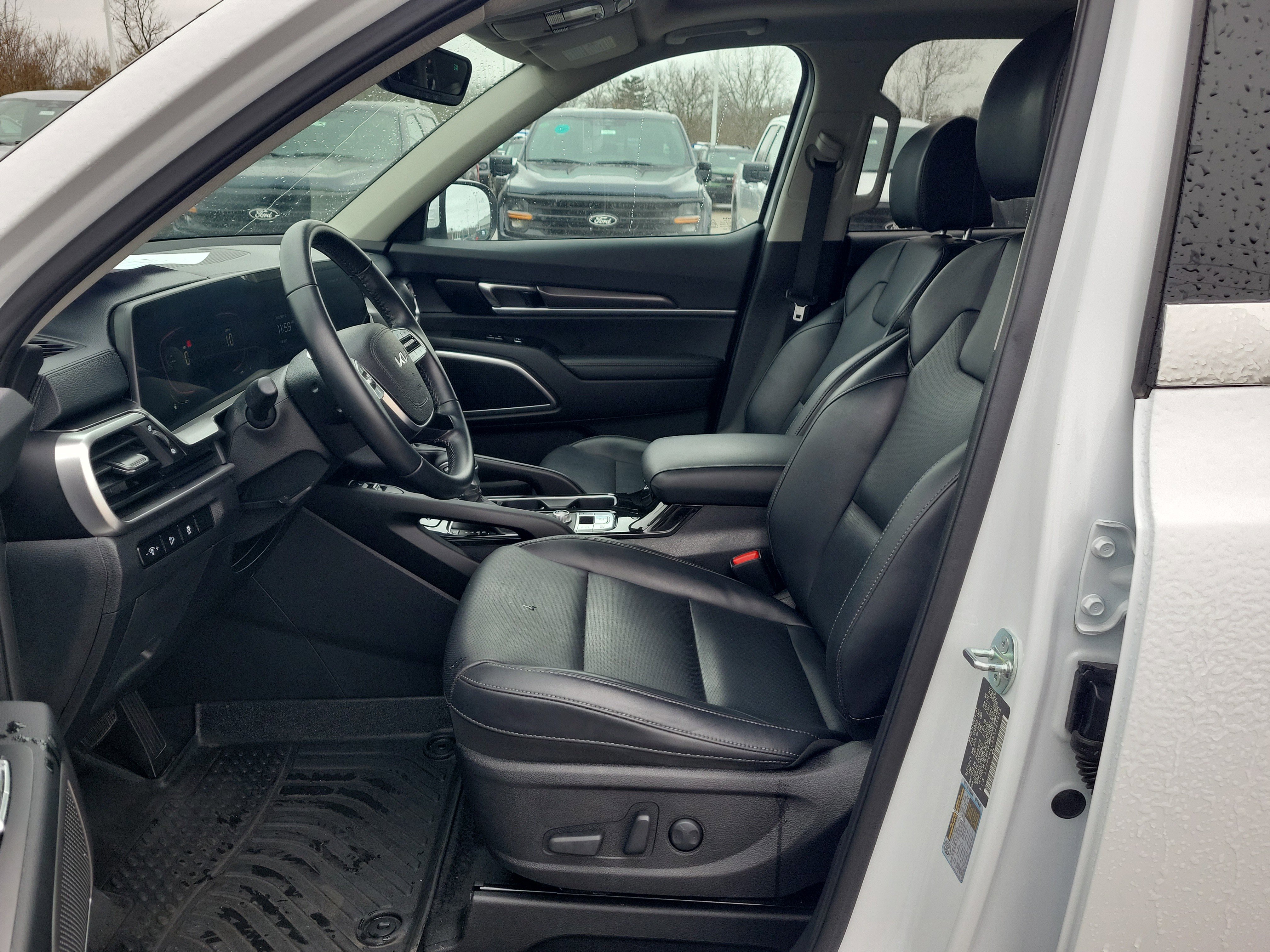 Used 2024 Kia Telluride S w/ S Sunroof Package image 16