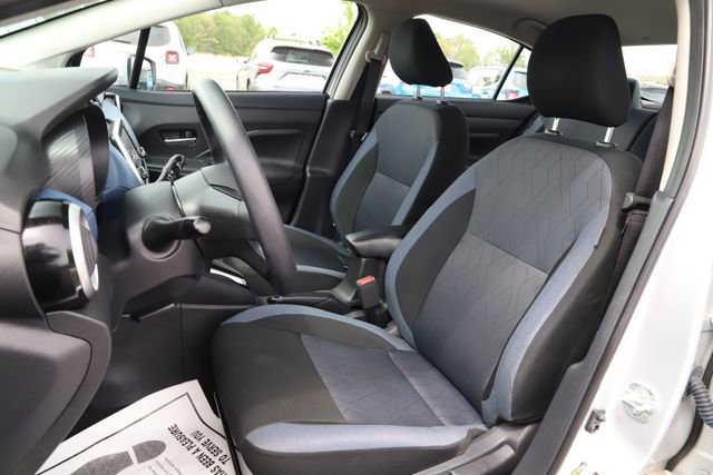 Used 2025 Nissan Versa SV FWD image 12