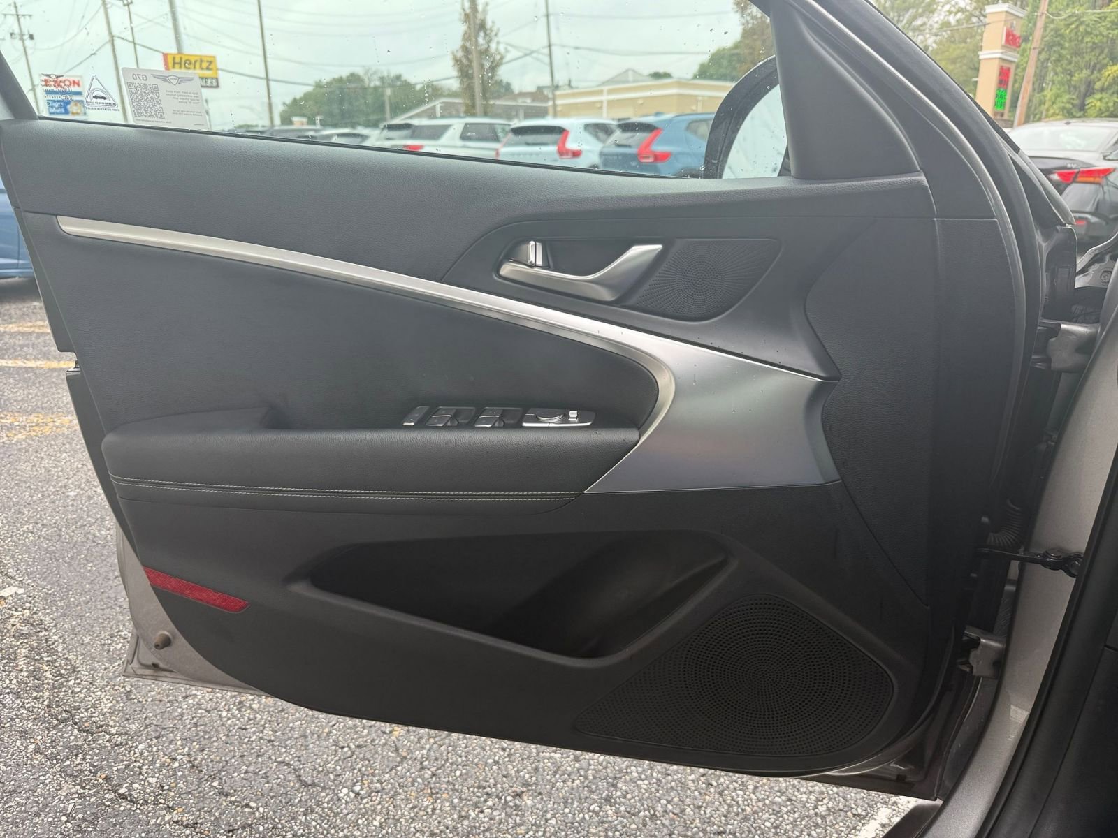 Used 2025 Genesis G70 2.5T image 20