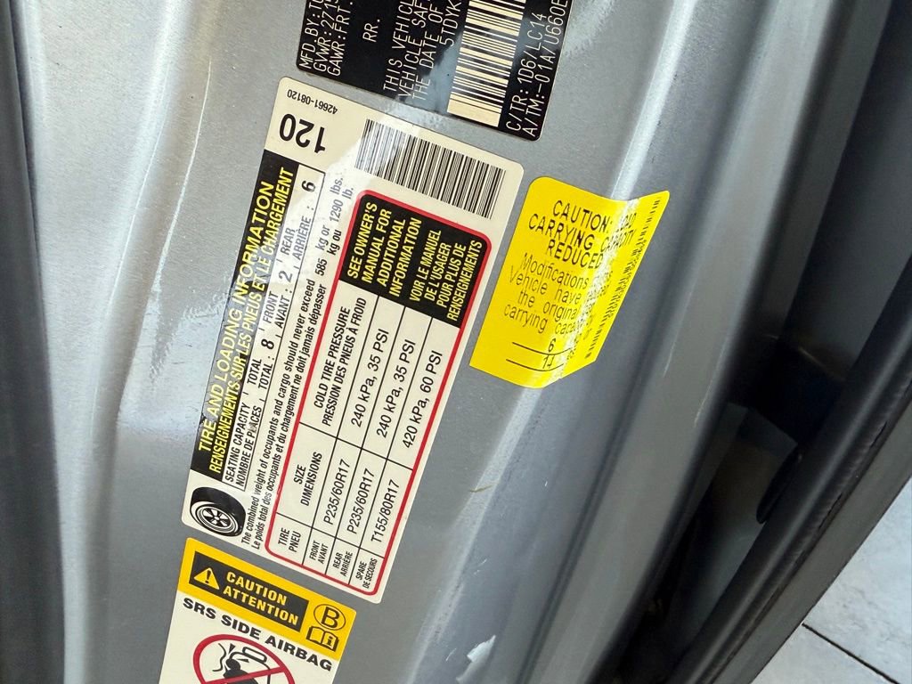 Used 2015 Toyota Sienna XLE w/ XLE Navigation Package image 37