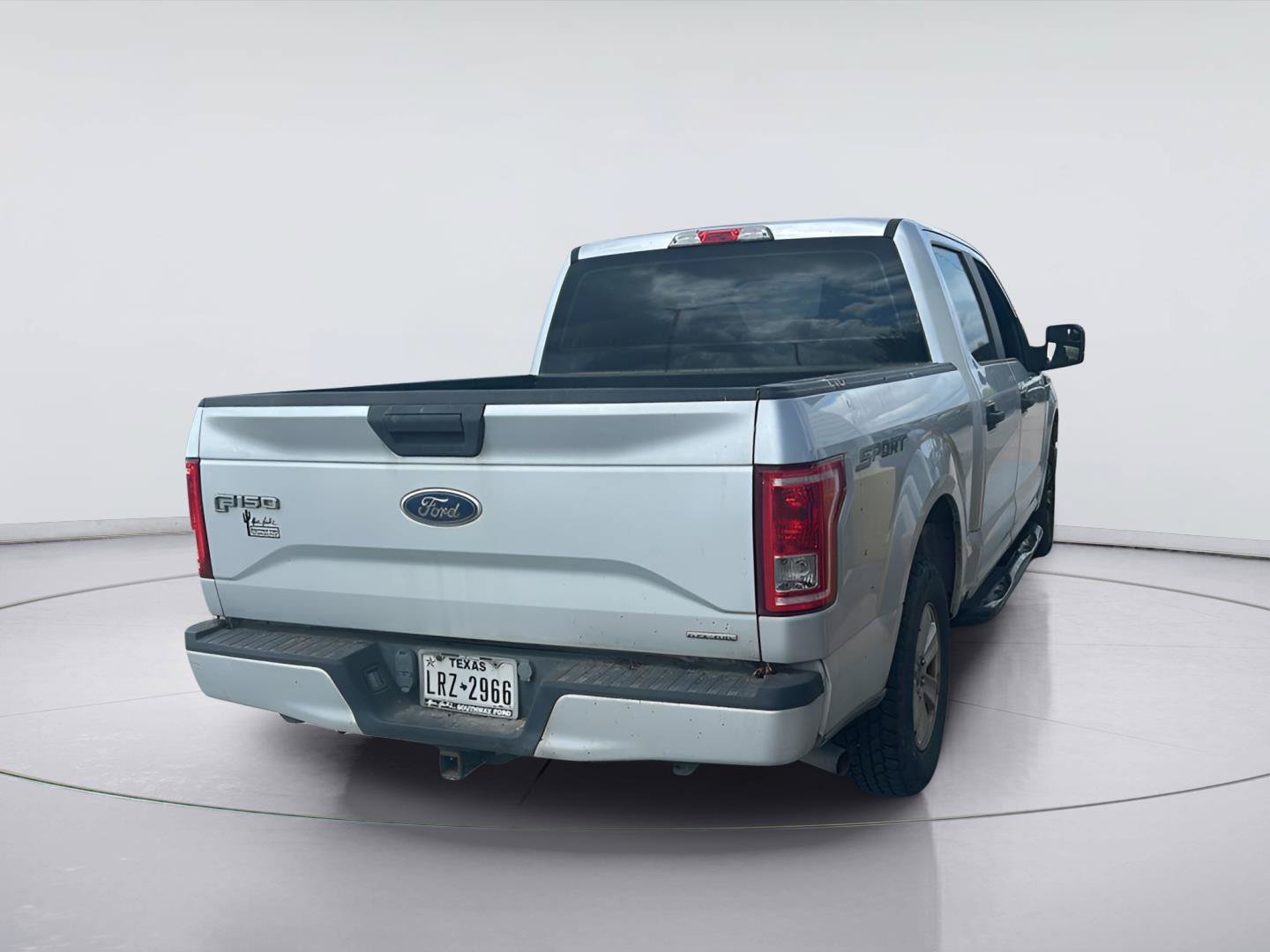 Used 2015 Ford F150 XL w/ Equipment Group 101A Mid RWD image 4