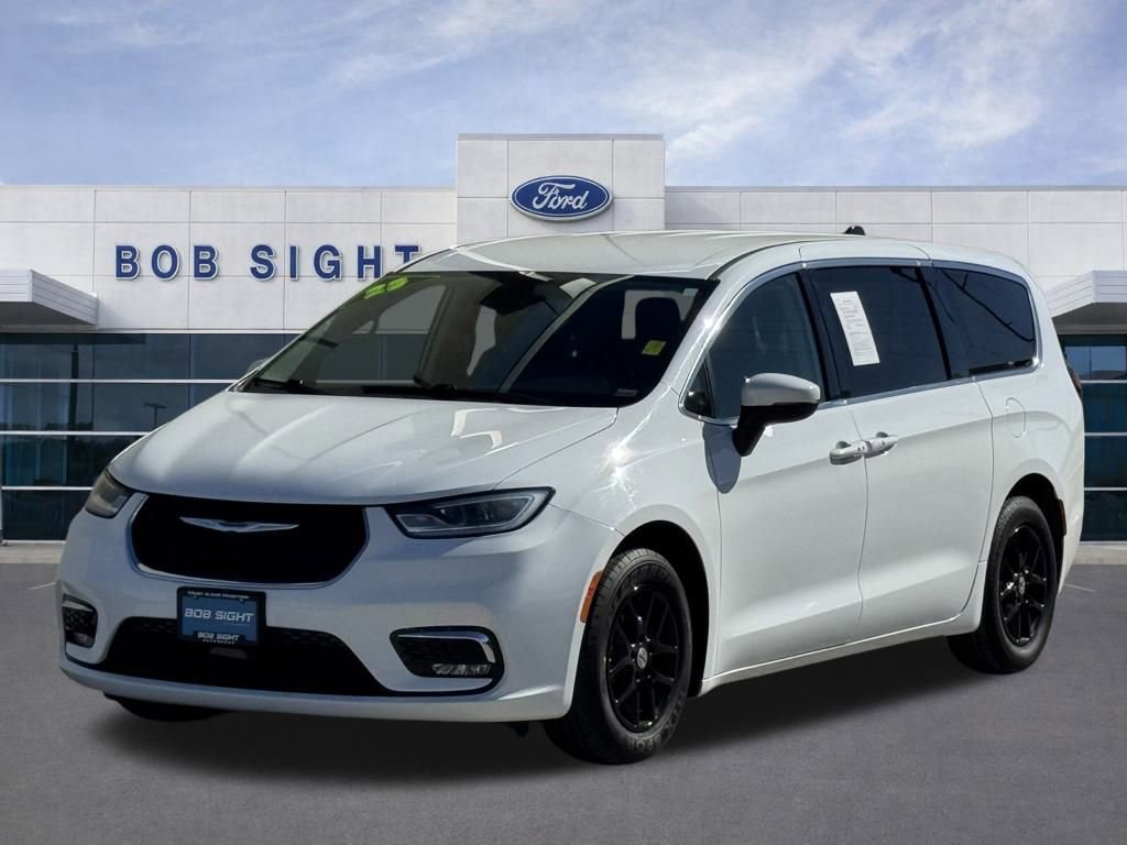 Used 2023 Chrysler Pacifica Touring-L image 36