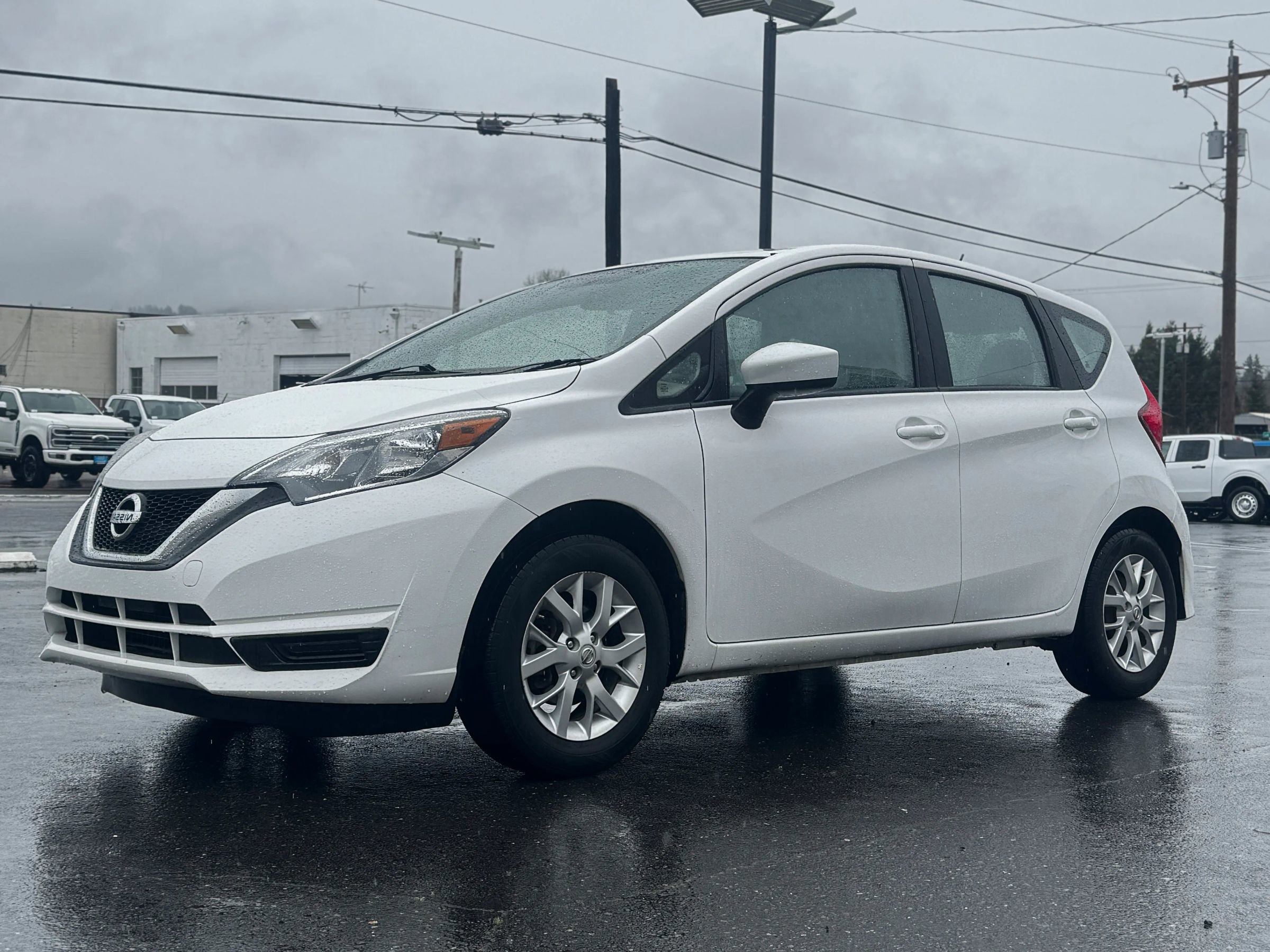 Used 2017 Nissan Versa Note SV image 2