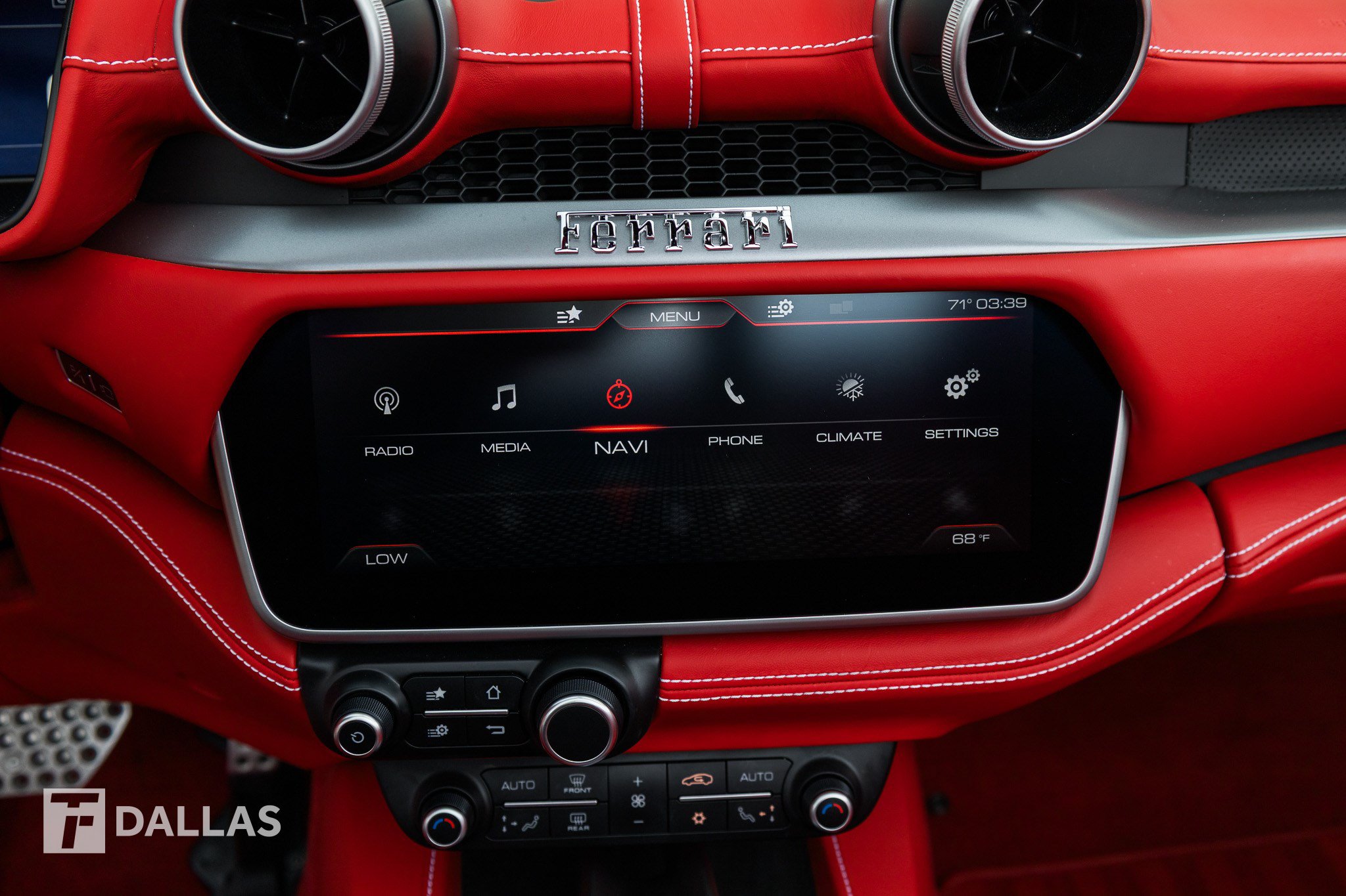 Used 2019 Ferrari Portofino RWD image 26