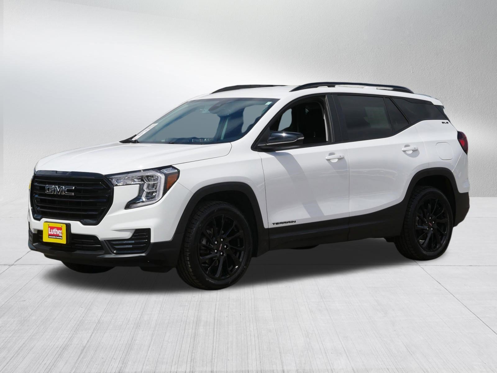 Used 2023 GMC Terrain SLE w/ Driver Convenience Package AWD/4WD image 3