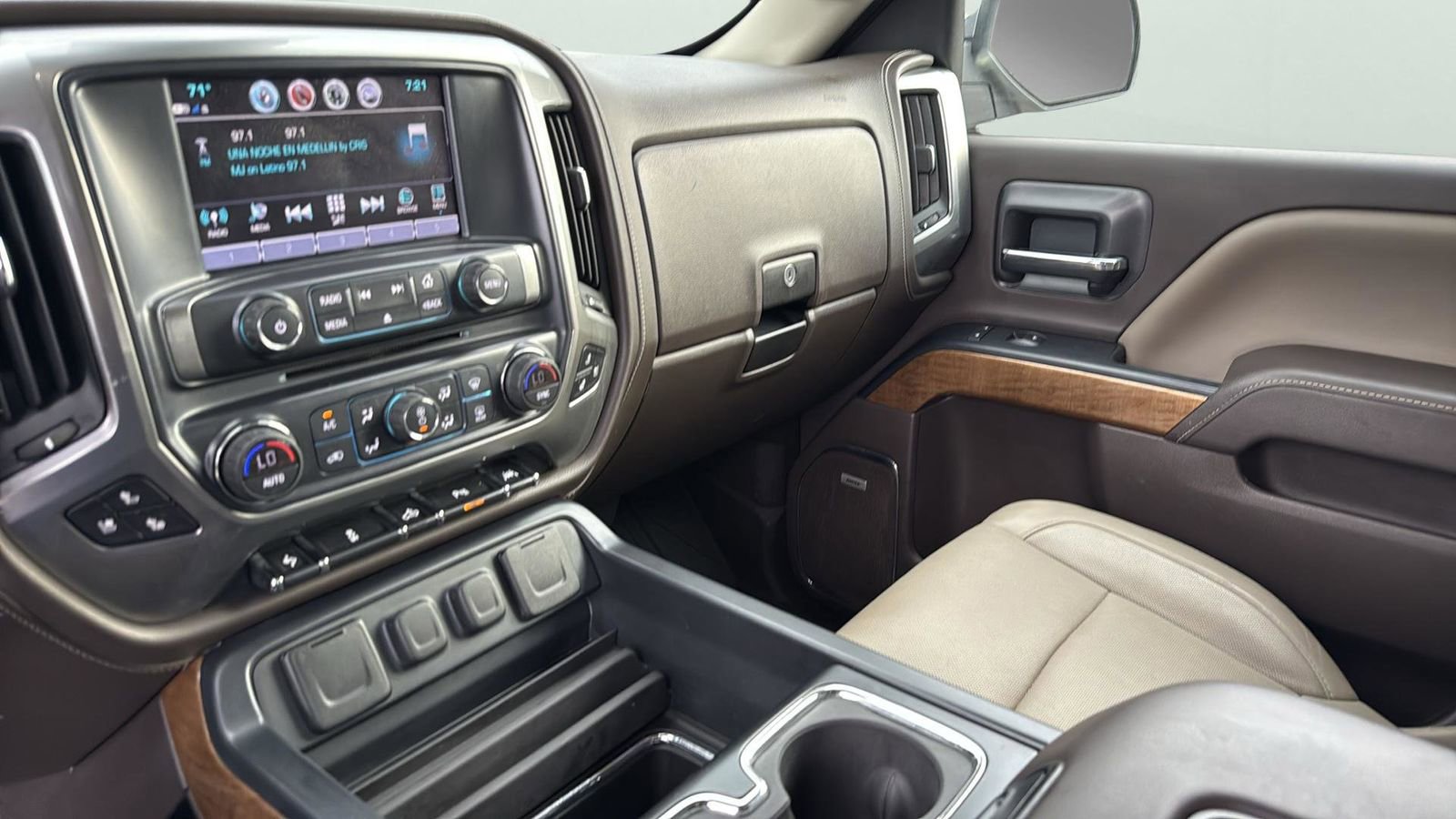 Used 2017 Chevrolet Silverado 1500 LTZ w/ Texas Edition image 17