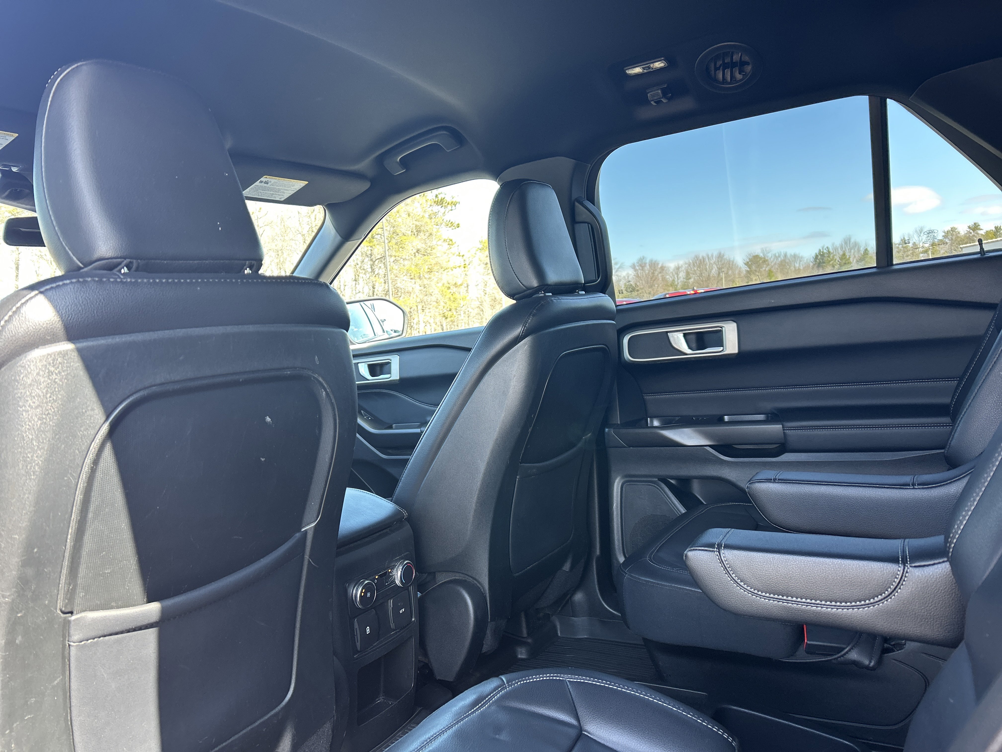 Certified 2020 Ford Explorer XLT w/ Equipment Group 202A AWD/4WD image 11