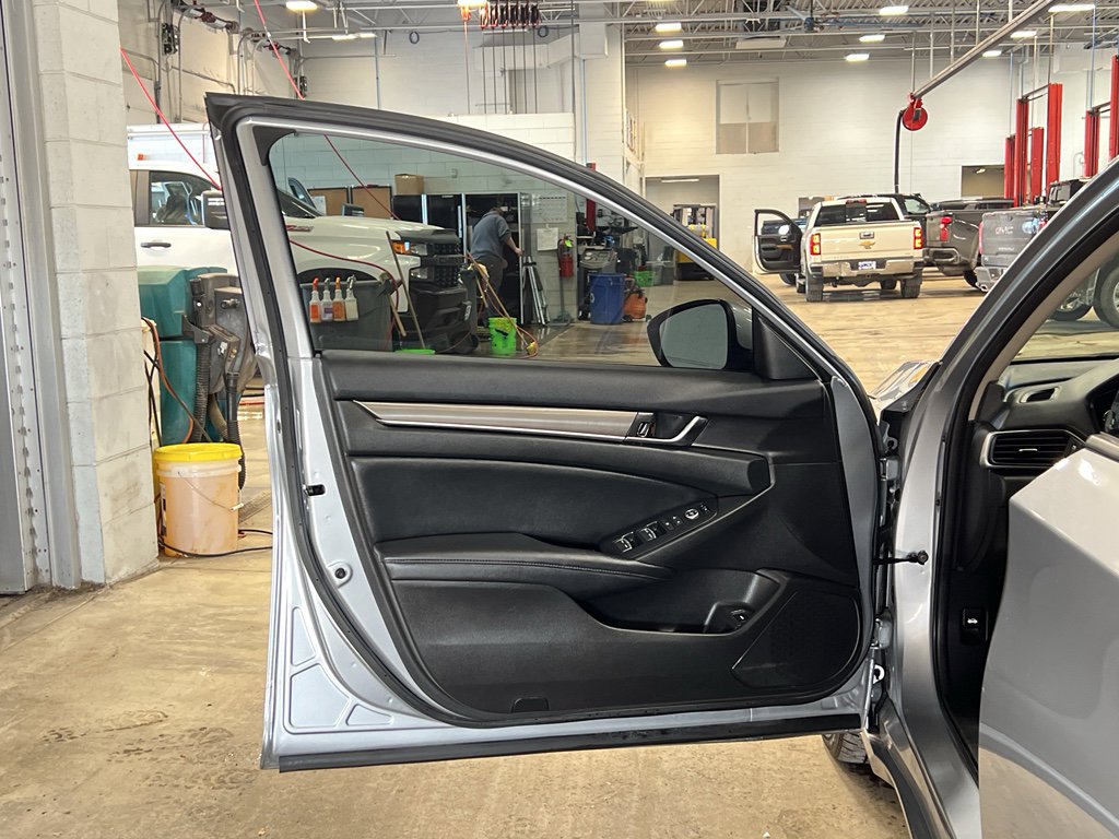 Used 2021 Honda Accord LX image 9