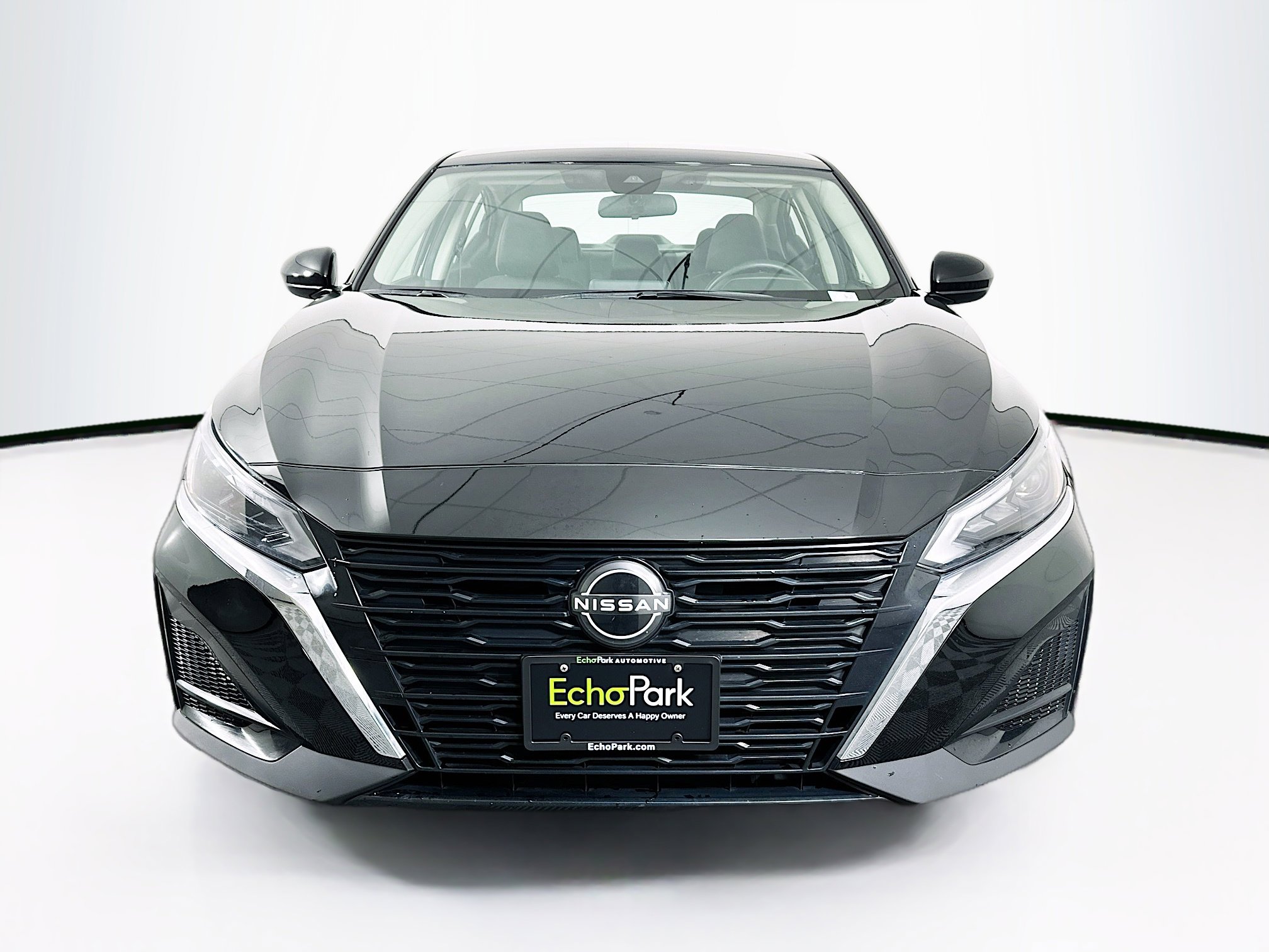 Used 2023 Nissan Altima 2.5 SV image 2