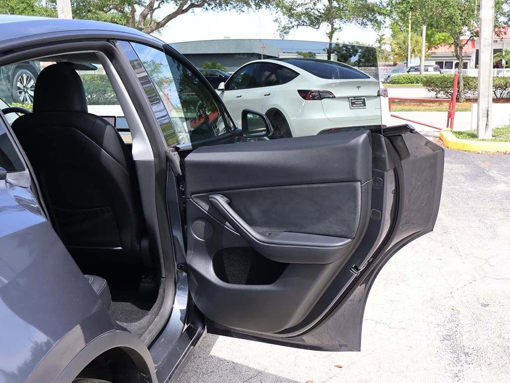 Used 2023 Tesla Model Y Long Range AWD/4WD image 26