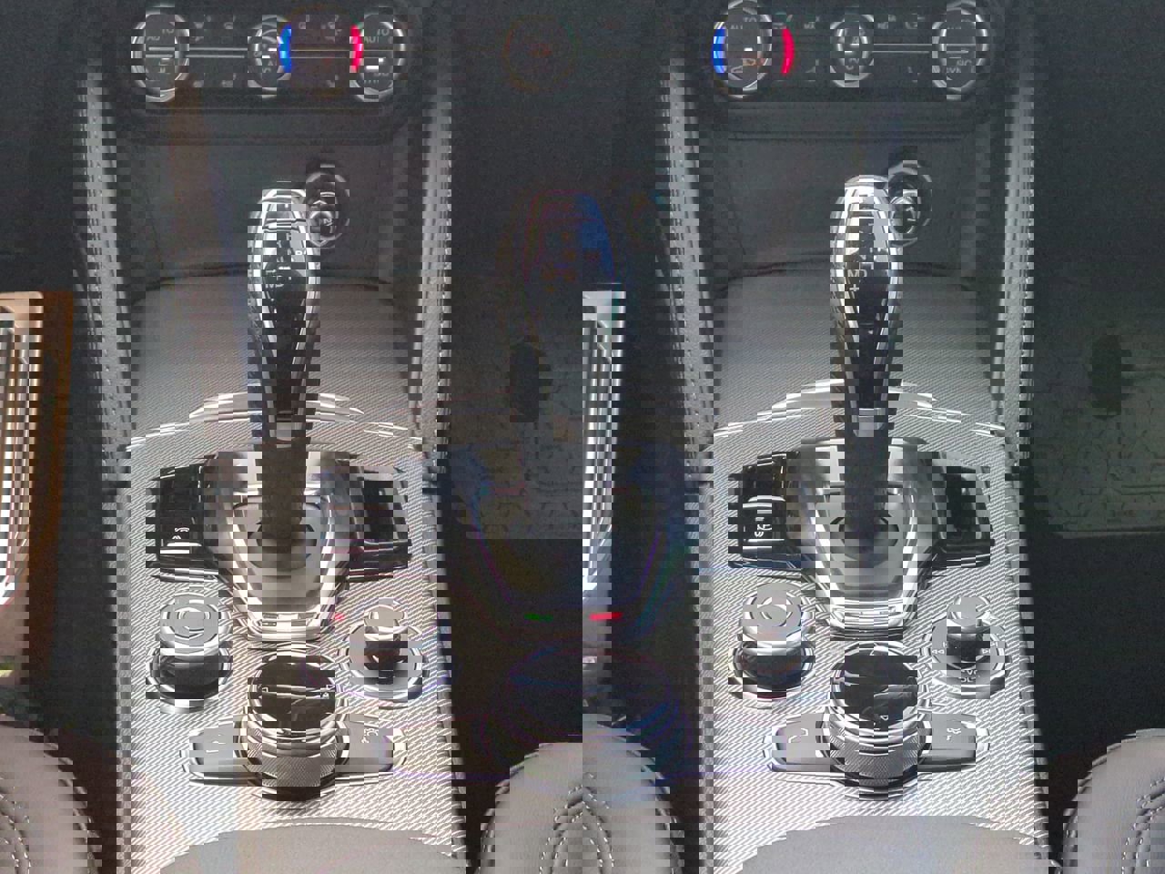 New 2025 Alfa Romeo Stelvio Sprint w/ Convenience Package image 18