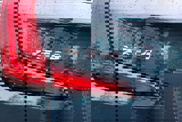 Used 2024 Cadillac XT4 Luxury w/ Cold Weather Package image 7