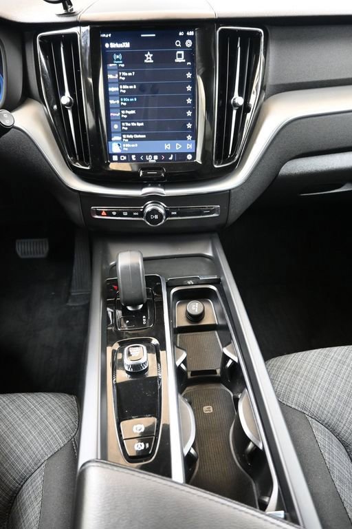 Certified 2023 Volvo XC60 B5 Core image 28