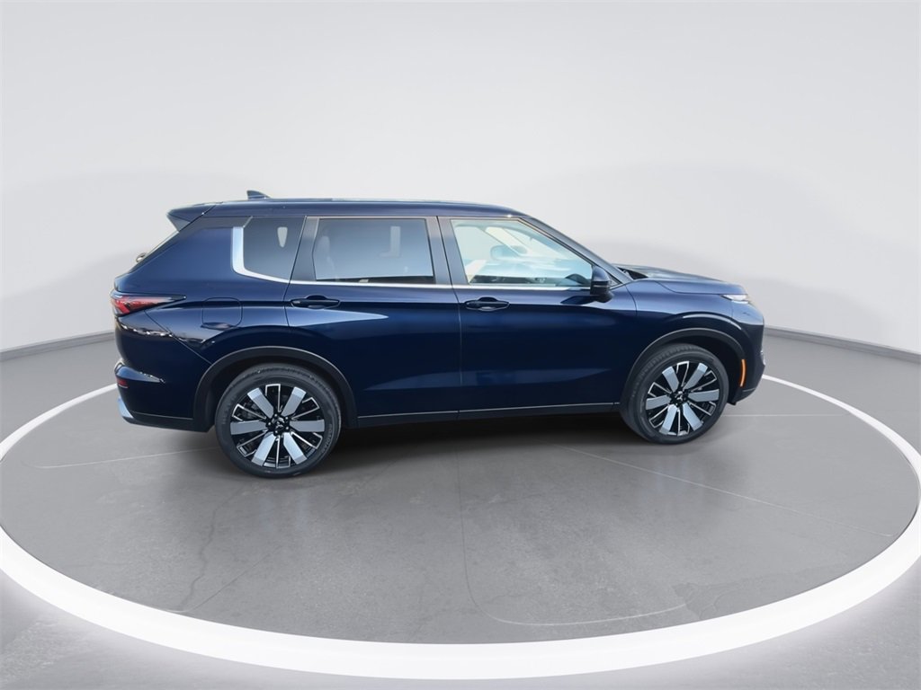 New 2025 Mitsubishi Outlander SE image 9