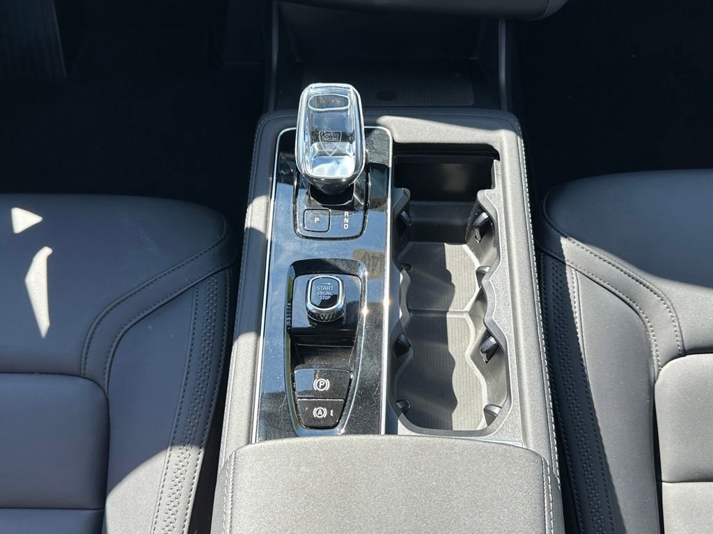 Used 2025 Volvo XC90 B5 Plus AWD/4WD image 21