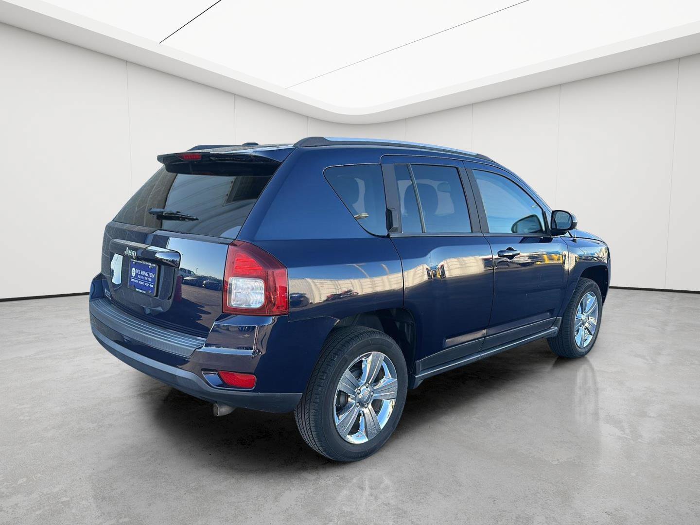 Used 2015 Jeep Compass Sport w/ Power Value Group FWD image 3