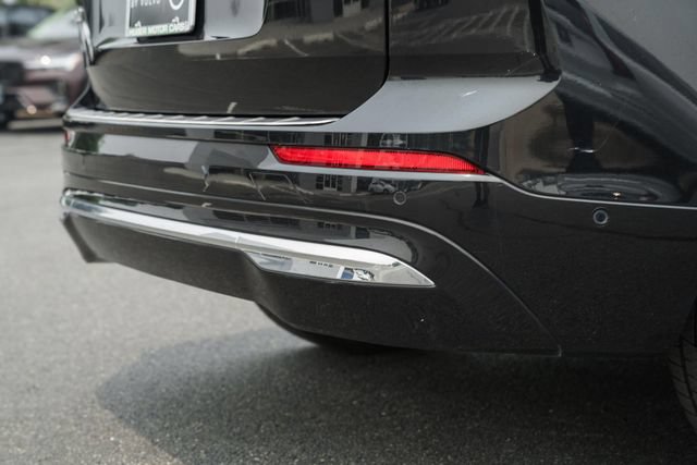 Certified 2023 Volvo XC60 B5 Plus w/ Climate Package AWD/4WD image 7