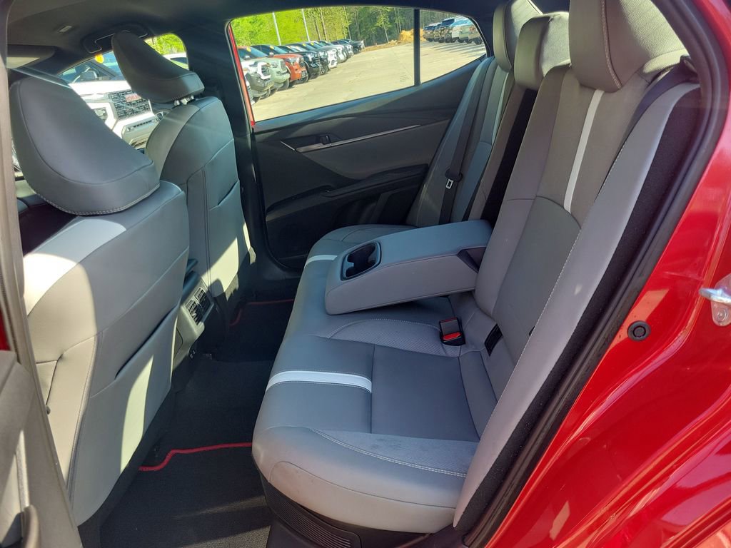Used 2025 Toyota Camry SE w/ Convenience Package FWD image 31