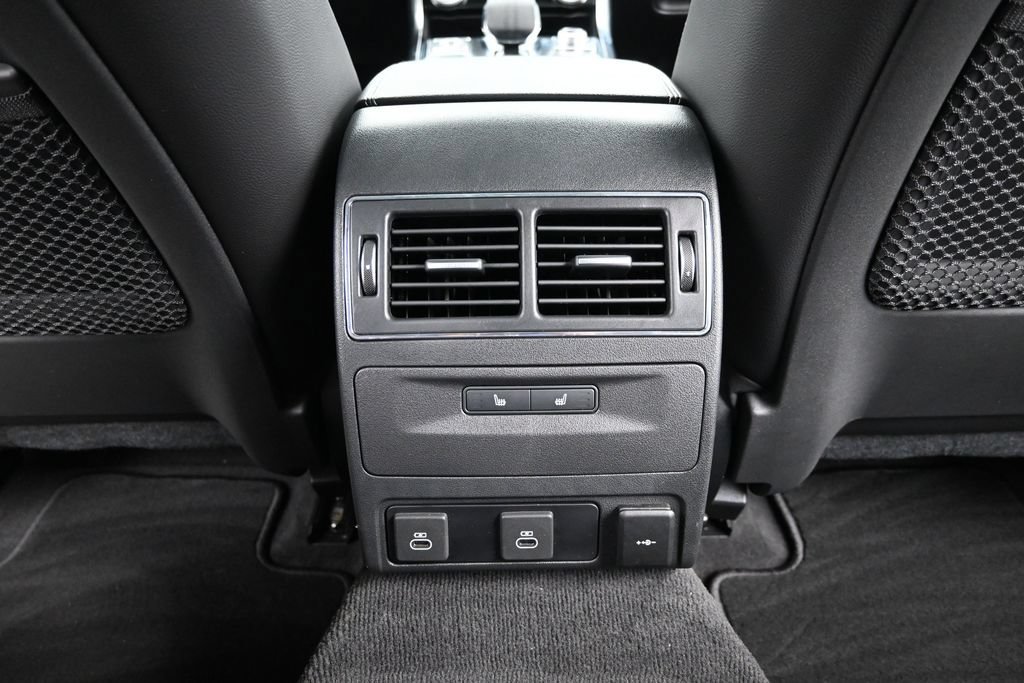 Certified 2024 Jaguar XF R-Dynamic SE AWD/4WD image 18