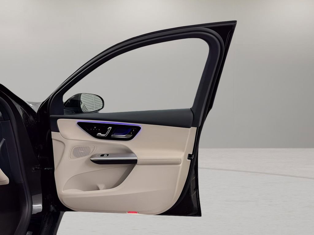 Used 2025 Mercedes-Benz GLC 300 GLC 300 image 21