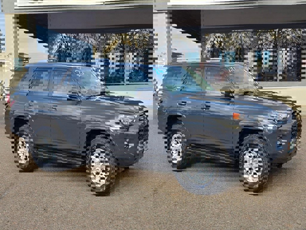 Used 2024 Toyota 4Runner SR5 Premium image 3