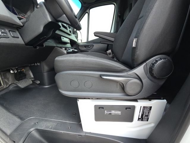 Used 2025 Mercedes-Benz Sprinter 2500 image 14