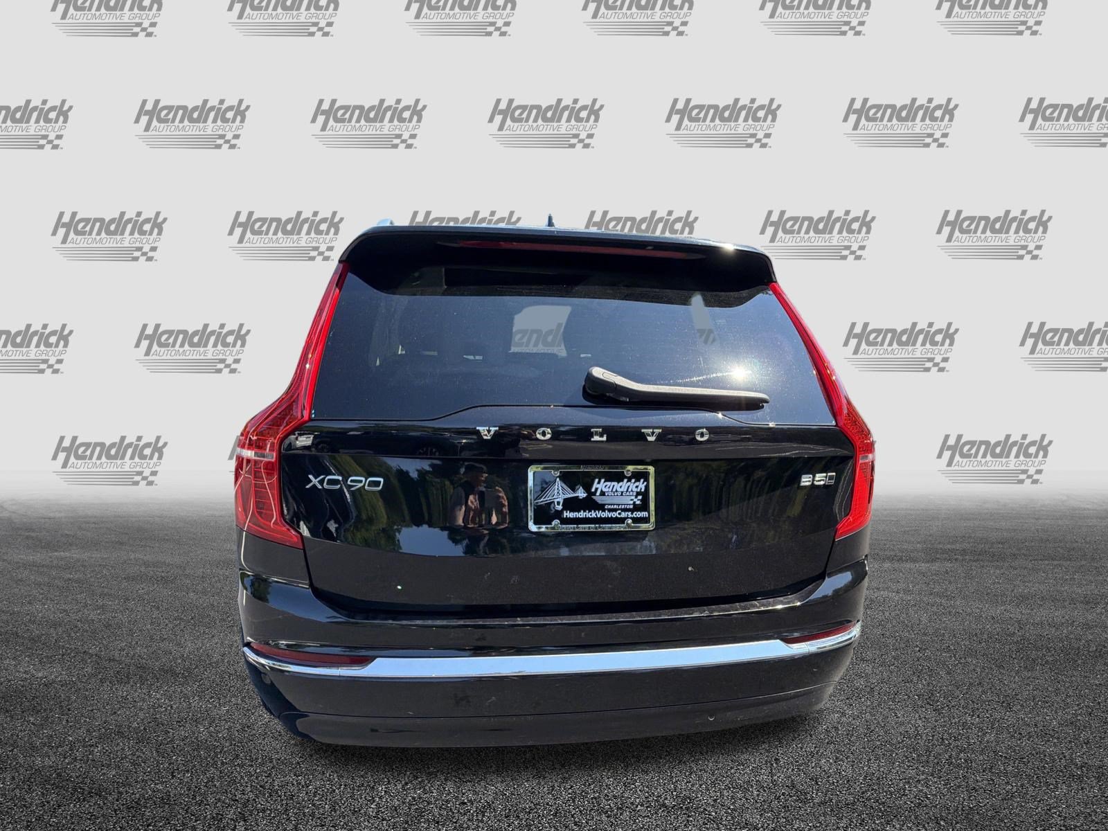 Certified 2023 Volvo XC90 B5 Plus AWD/4WD image 9