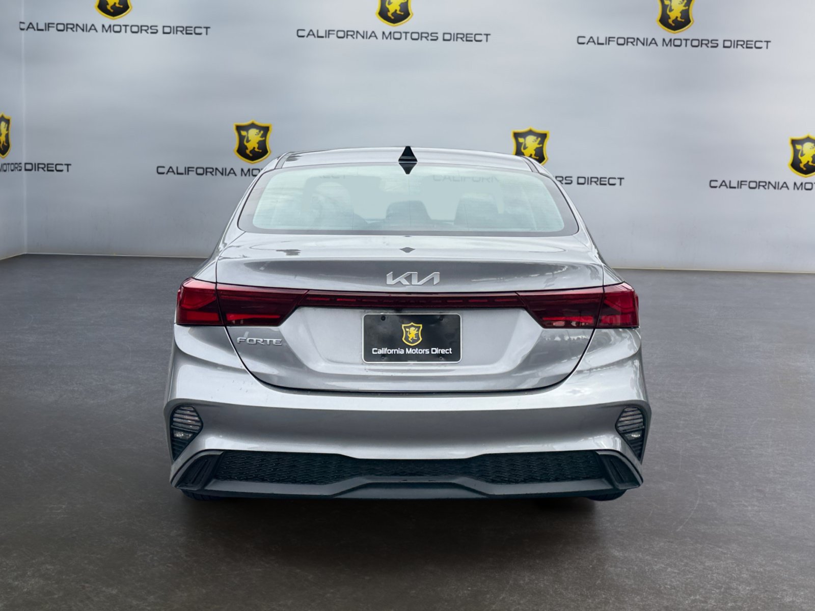 Used 2023 Kia Forte LXS w/ LXS Technology Package FWD image 4