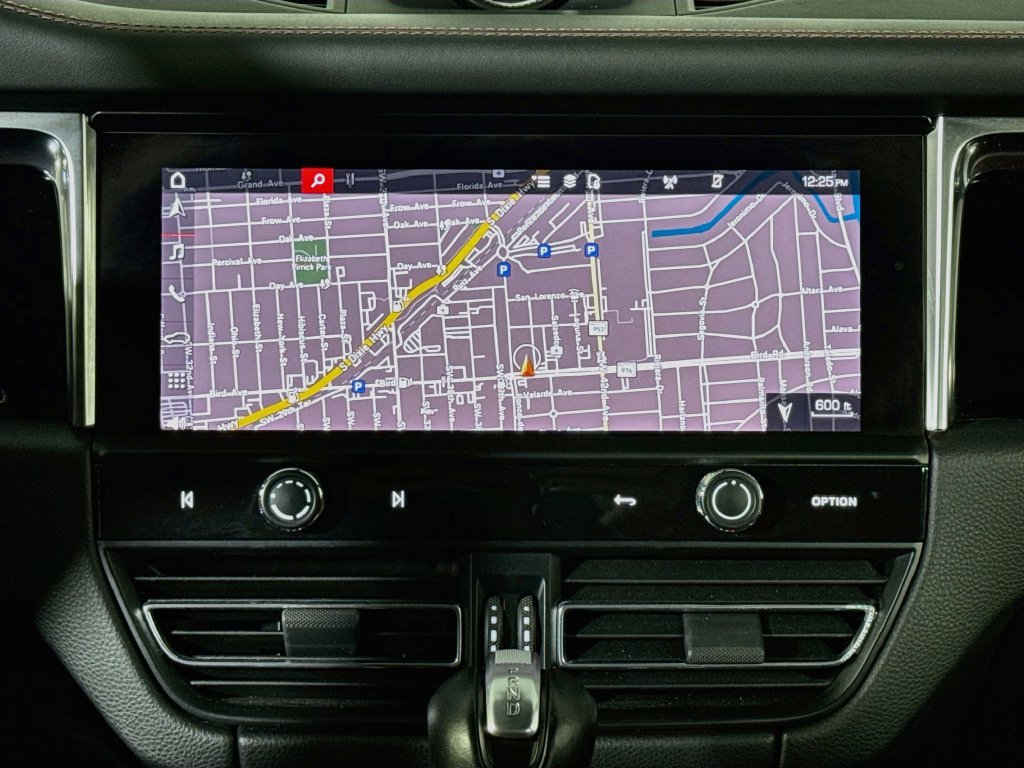 Certified 2023 Porsche Macan S AWD/4WD image 15