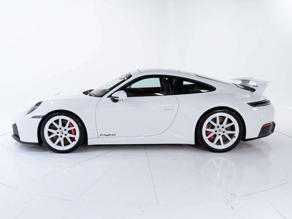 Used 2025 Porsche 911 Carrera 4 GTS image 2