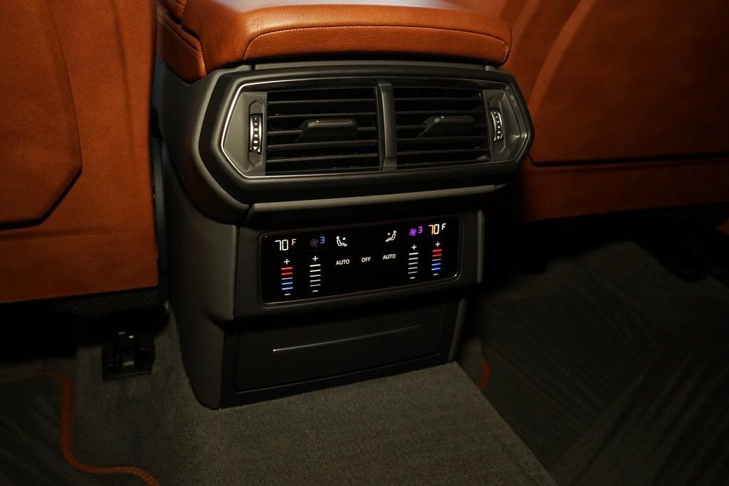 Used 2019 Lamborghini Urus image 24