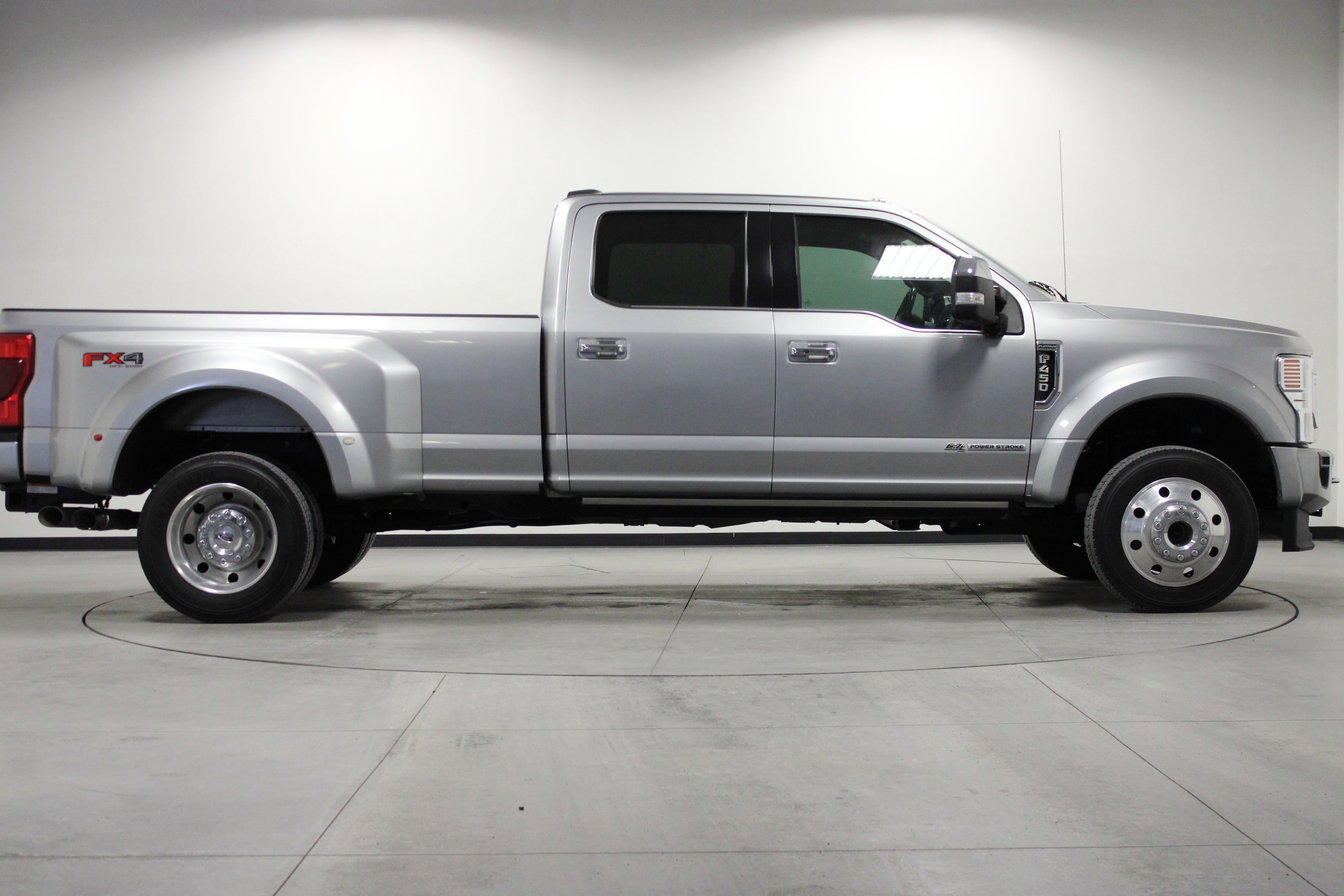 Used 2020 Ford F450 Platinum w/ FX4 Off-Road Package AWD/4WD image 3