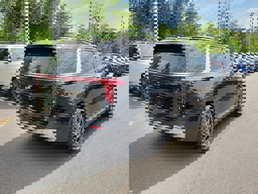 New 2026 Kia Carnival EX FWD image 6