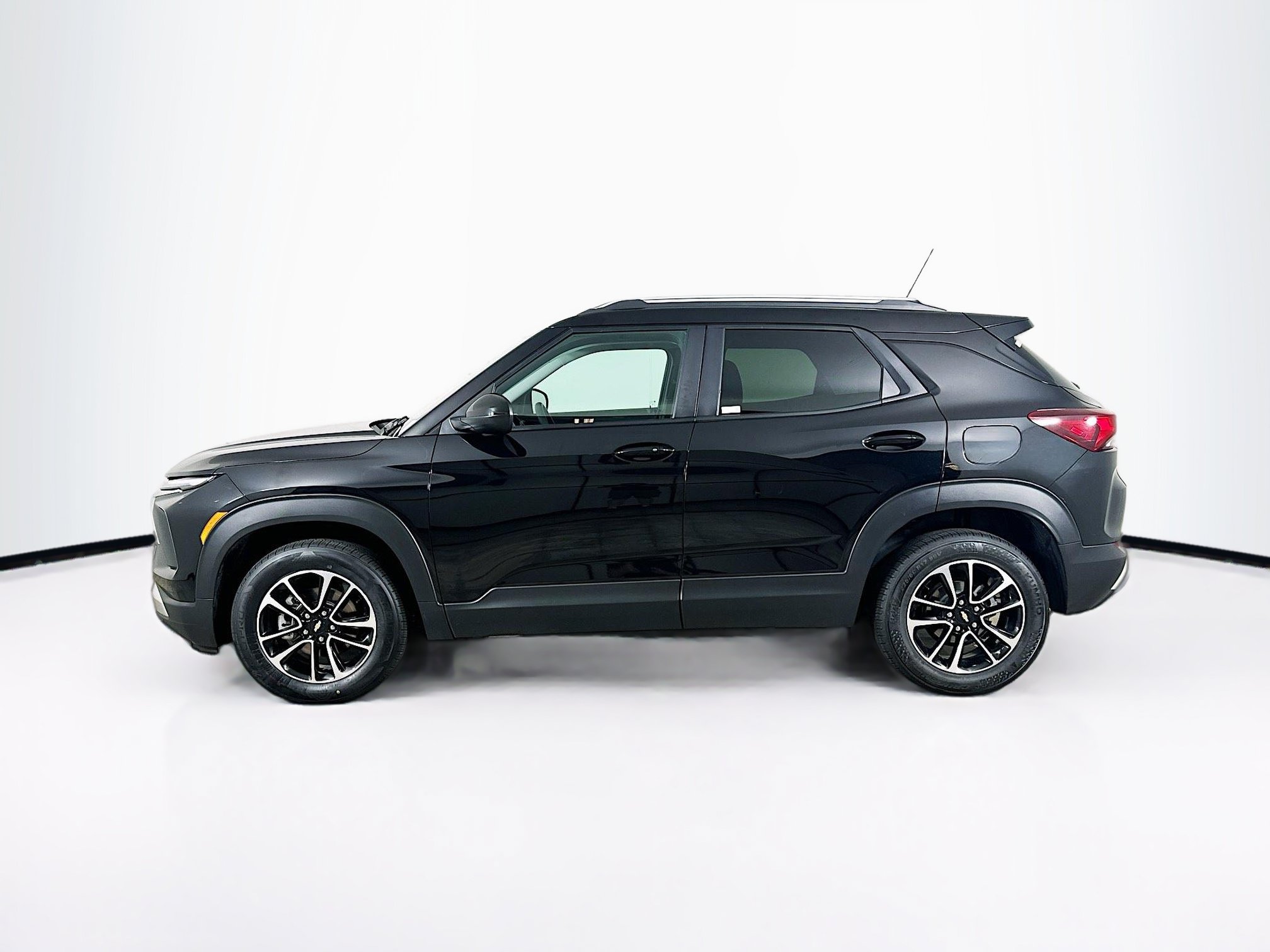 Used 2024 Chevrolet TrailBlazer LT AWD/4WD image 4