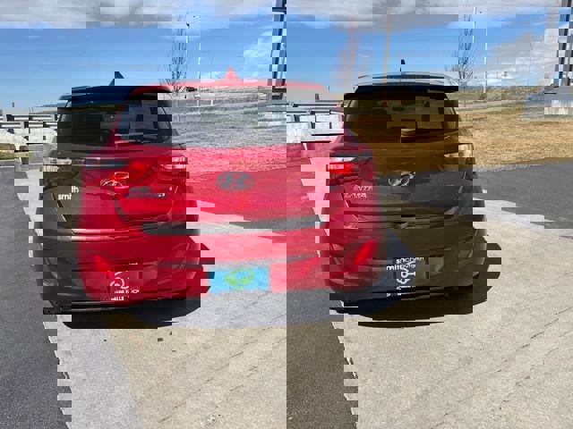 Used 2016 Hyundai Elantra GT w/ Option Group 02 image 4