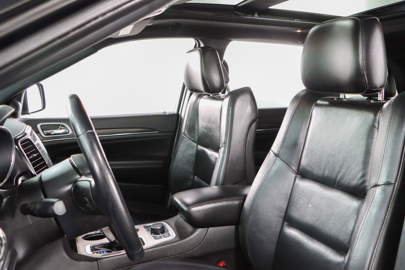 Used 2022 Jeep Grand Cherokee Limited image 24