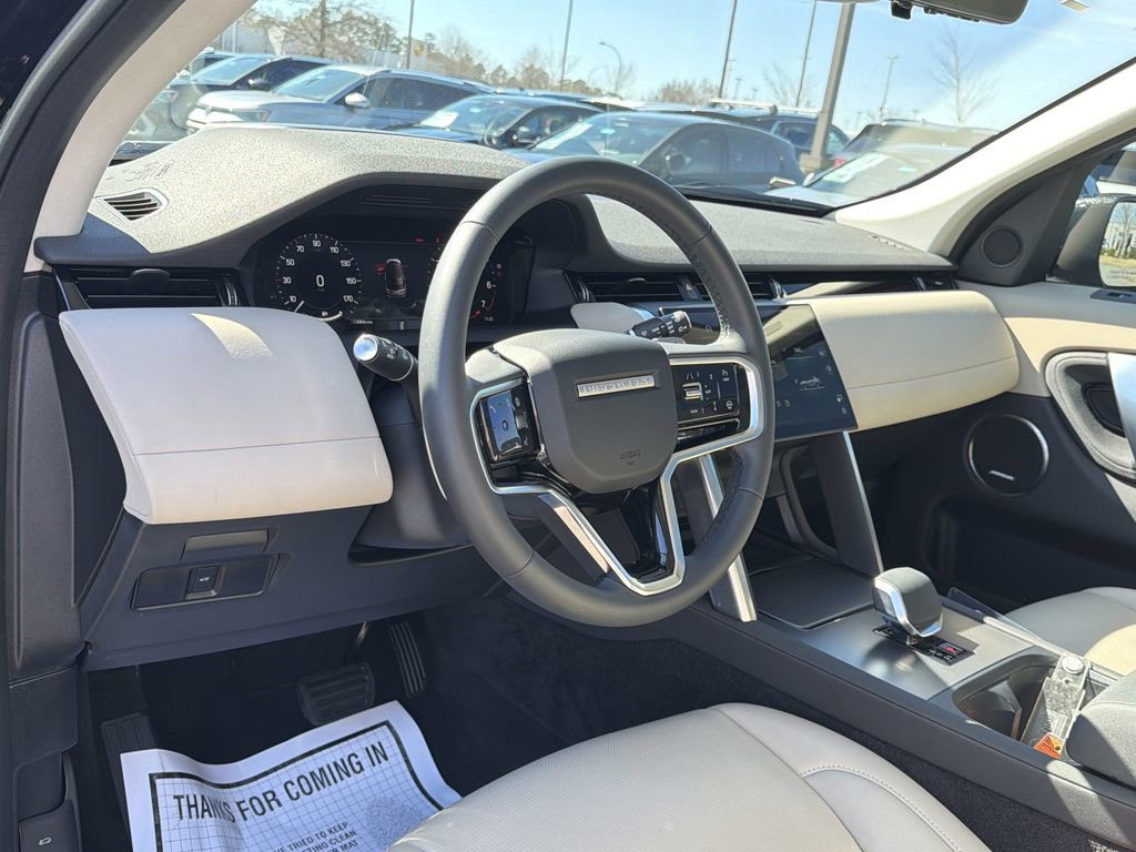 Used 2025 Land Rover Discovery Sport S image 10