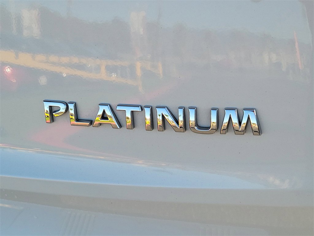 Used 2022 Nissan Rogue Platinum w/ Head-Up Display Package image 26