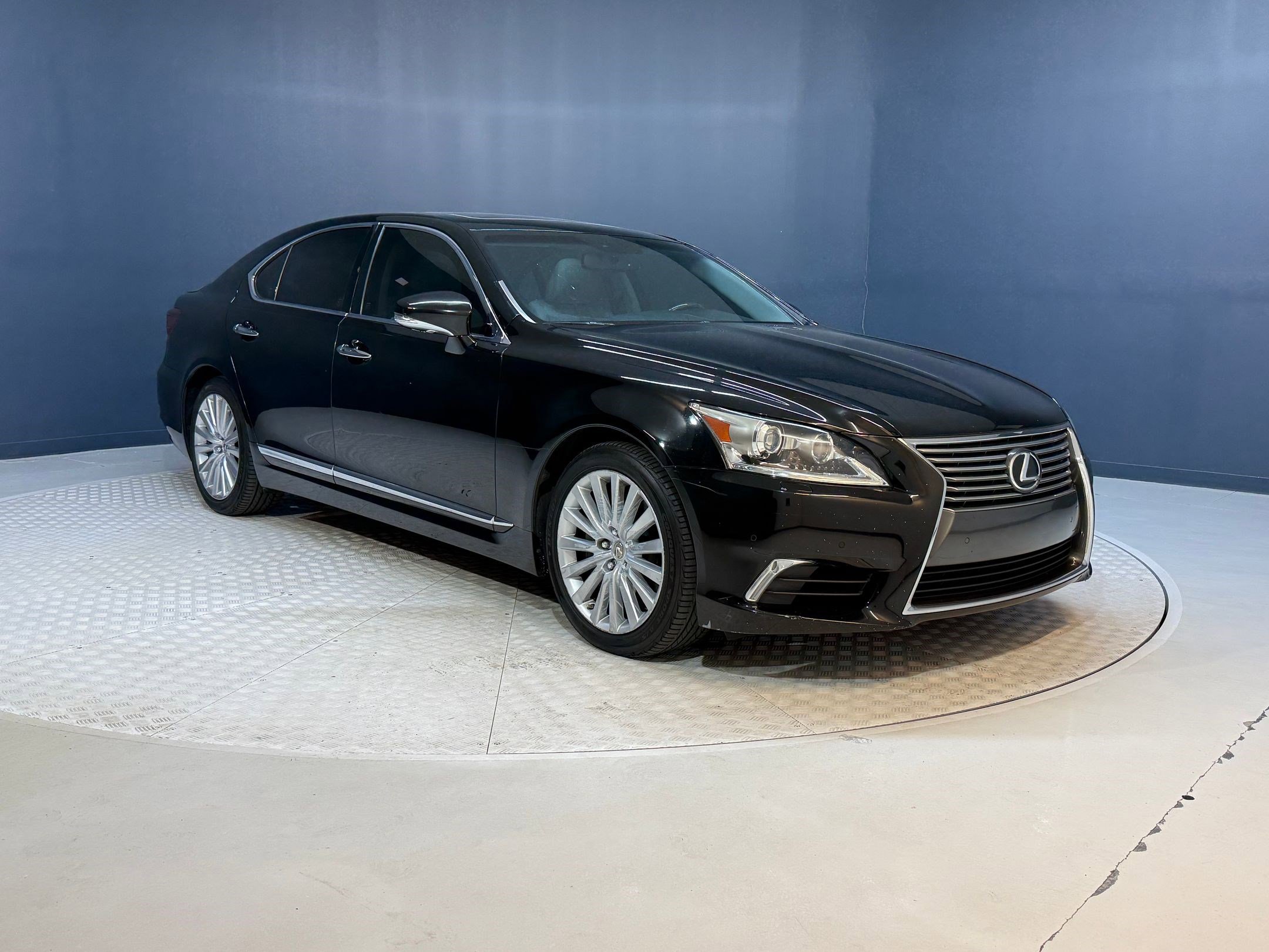 Used 2014 Lexus LS 460 AWD w/ Comfort Package image 7