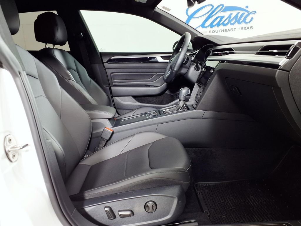 Used 2023 Volkswagen Arteon SE image 11