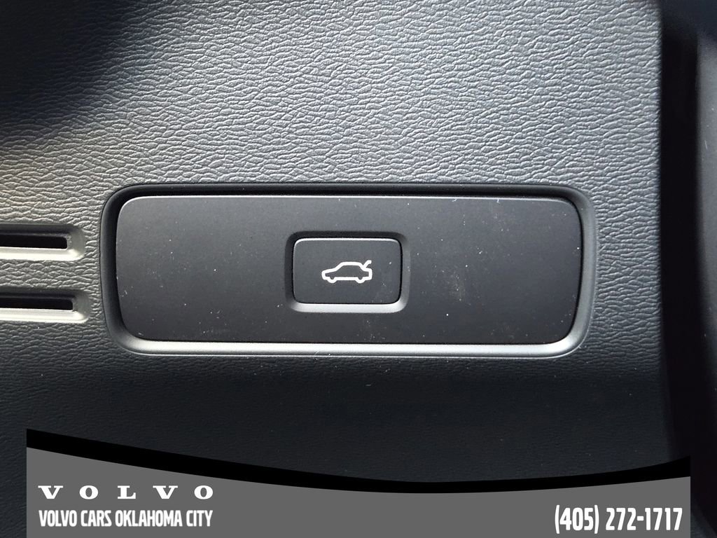 New 2026 Volvo XC40 B4 Core w/ Protection Package Premier image 21