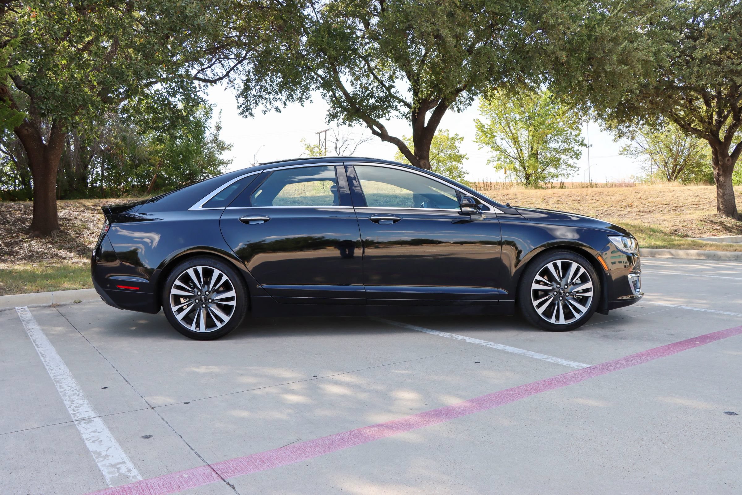 Used 2019 Lincoln MKZ Reserve w/ Luxury Package FWD image 8
